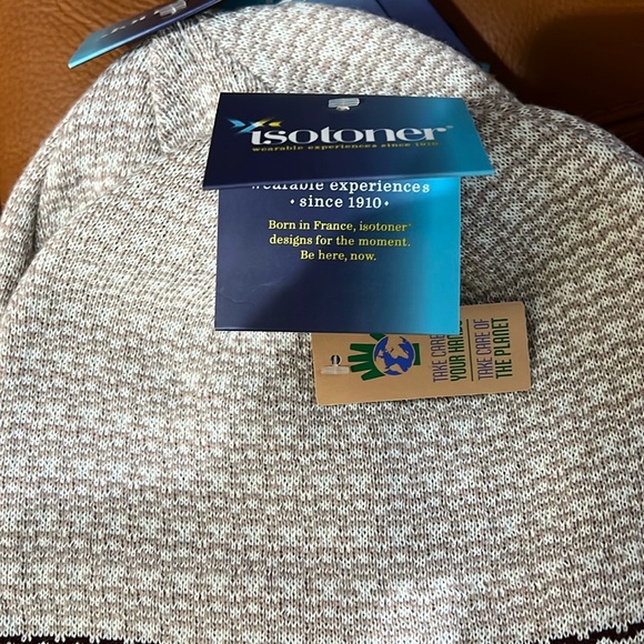 NWT ISOTONER Hat Beenie beige/creamy/silver - Picture 2 of 4